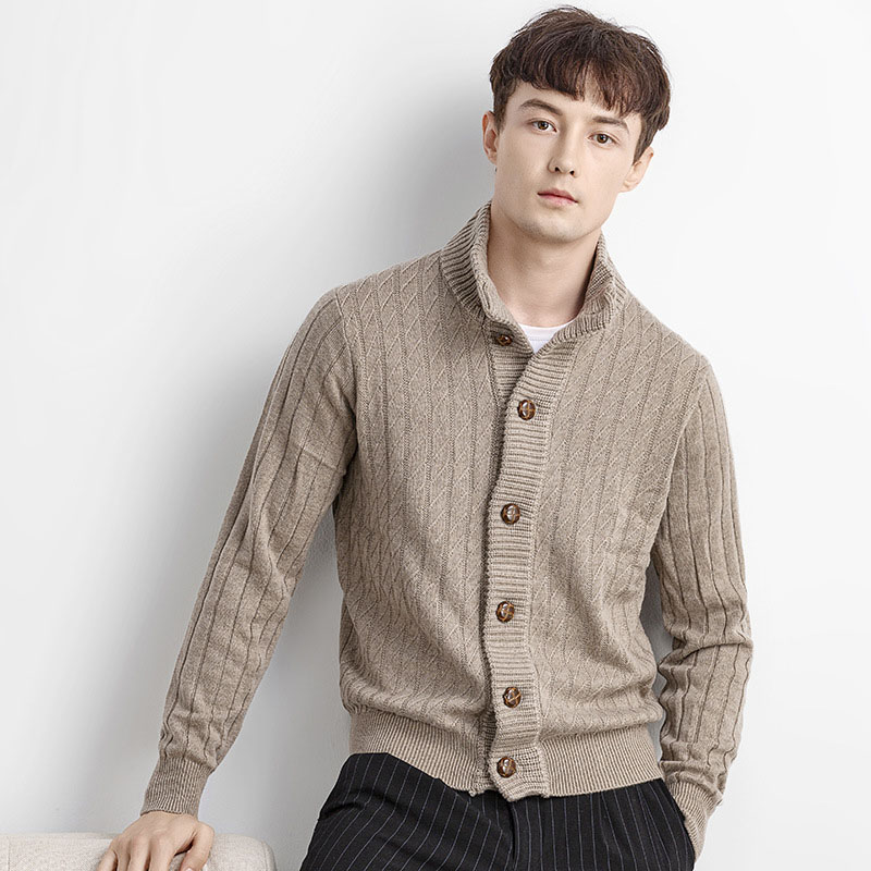 Az egyik legvonzóbb dolog a Női V Neck Pullover pulóverben a megfizethető árpontja.